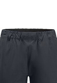 Donkergrijze shorts met een elastische tailleband. De stof lijkt glad en lichtgewicht met minimale naden en een eenvoudig ontwerp.