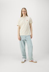Selected Homme SLHREG CLAUS TEE - Basic T-shirt - fog