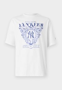 FLORAL GRAPHIC TEE - T-shirts med print - white