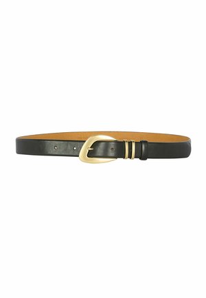 Schwarzer Ledergürtel mit einer breiten goldfarbenen Schnalle und zwei goldfarbenen Gürtelschlaufen vor weißem Hintergrund.