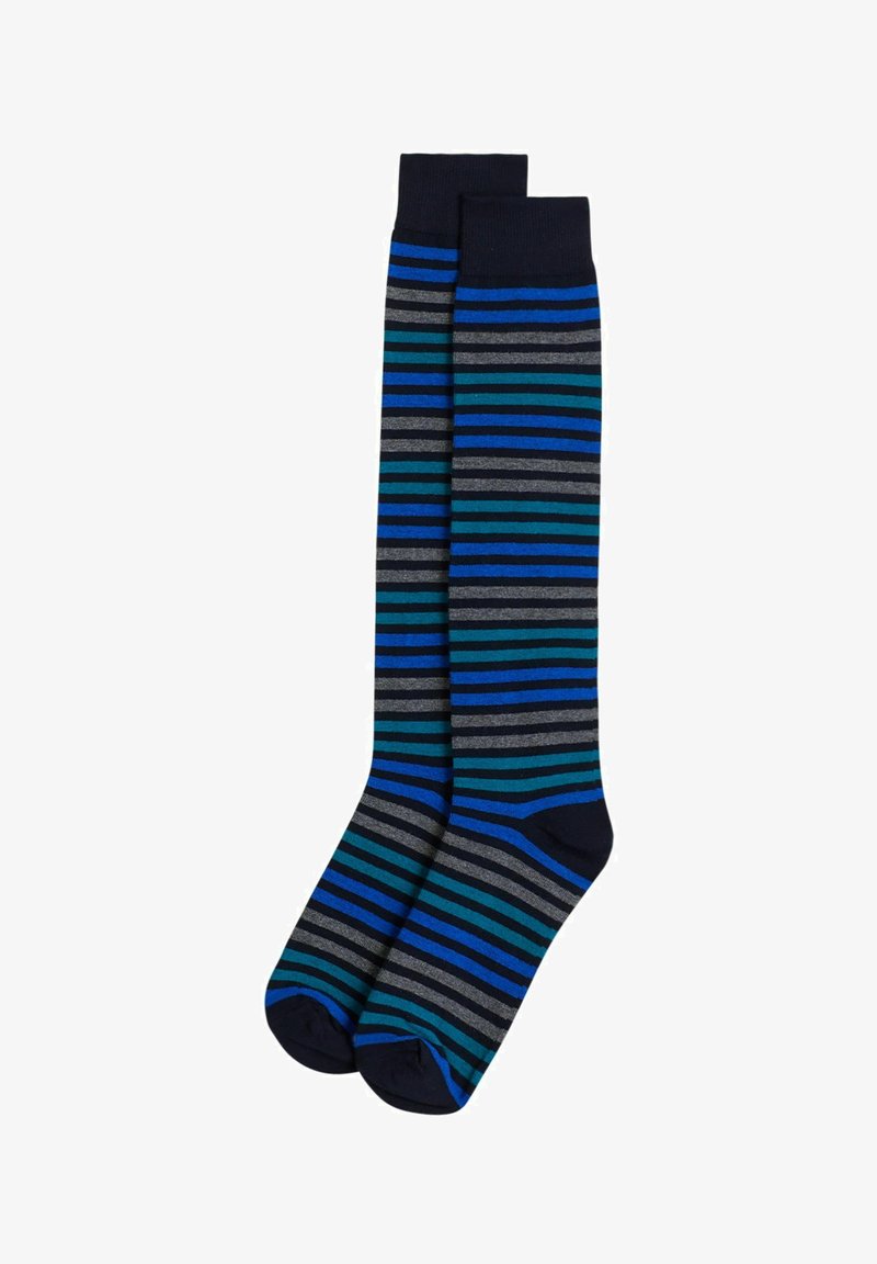 Knæhøje sokker med et mønster af blå, teal, grå og marineblå striber. Lavet af blødt, strækbart stof med en ribbet manchet.
