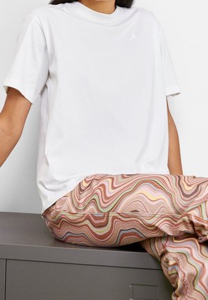 Jednoduché tričko - white