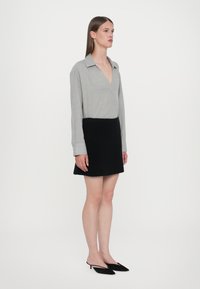 CLOSED Falda acampanada - black