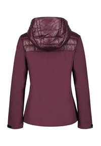 Bordeaux-jakke med en polstret hætte, der har en glat tekstur på den øverste del og en tætsiddende design, der smalner ind ved taljen.