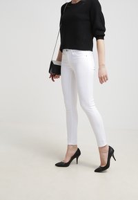 AG Jeans Vaqueros pitillo - white