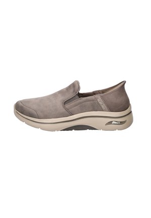 Sneaker low - bruin