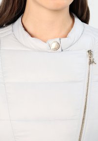 Patrizia Pepe Chaqueta de plumas - light grey
