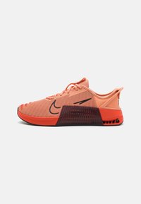 Nike Performance - METCON 9 FLYEASE - Chaussures fitness - apricot agate/black/picante red/dark team red Image miniature 1