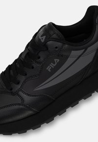 Fila HYPERT - Sneaker low - black castlerock