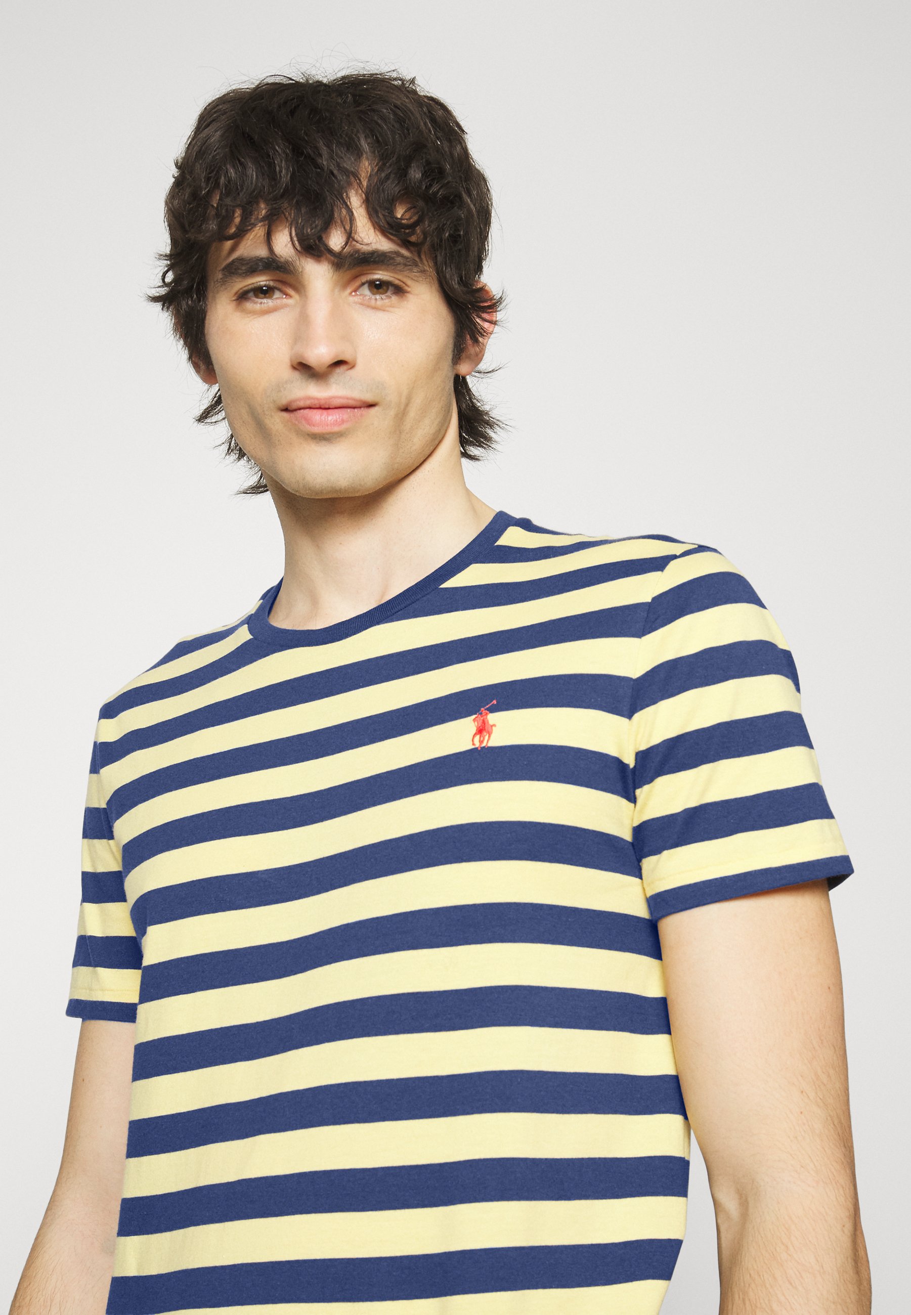 Polo Ralph Lauren CUSTOM SLIM FIT JERSEY CREWNECK T-SHIRT - T-shirt con  stampa - yellow/light navy/giallo - Zalando