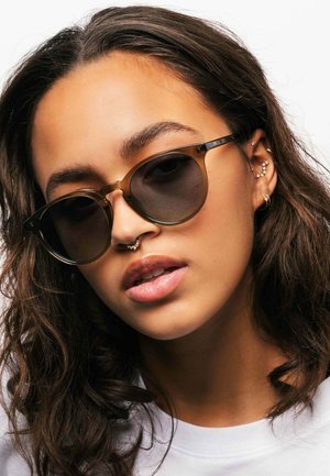 Messy Weekend NEW DEPP BESTSELLER  - Lunettes de soleil - bottle green green