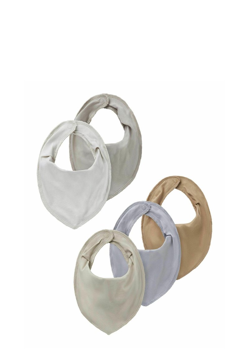 Set med fyra bomullshaklappar i mjuka färger: ljusgrå, beige, krämfärgad och ljusblå. Varje haklapp har en rund form och tryckknappslås.