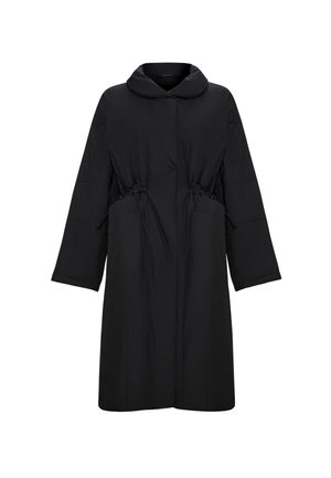 Czarna pikowana kurtka z kołnierzem tunelowym, długimi rękawami, sznurkiem w pasie i kieszeniami bocznymi. Gładka tekstura i minimalistyczny design.