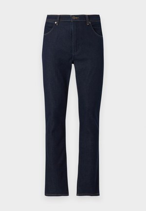 Donkerblauwe denim jeans met een rechte pijp, vijf zakken en contrasterende stiksels. Klassieke knoop- en ritsluiting aan de voorkant.