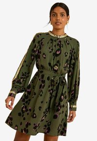 Unausgewählt, olive animal