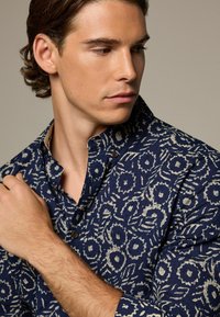 Next TEXTURED - REGULAR FIT - Shirt - blue