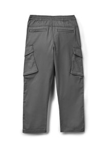 Grijze cargobroek met een elastische tailleband, twee zijvakken en twee achterzakken; gemaakt van duurzaam stof met een gladde textuur.