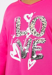 Angel of Style WITH LOVE PATTERN - Longsleeve - neon berry