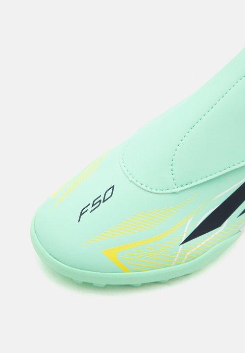 adidas F50 HYPERFAST CLUB VELCRO TURF KIDS UNISEX - Turf football boots - pulse mint/night navy/solar lemon — foto 6