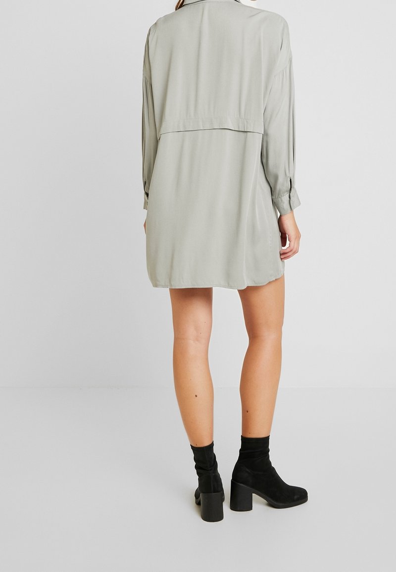 Missguided Shirt dress - green - (Pre-owned) - Zalando.ie