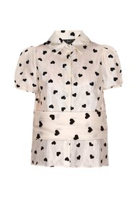 Kurzarm-Hemd mit Knopfleiste aus glänzendem Material, in Beige mit verstreuten schwarzen Herzmustern und einem Stoffgürtel in der Taille.