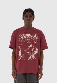MJ Gonzales JESUS X HEAVY - T-shirts print - cherry