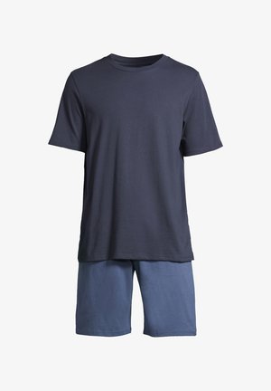Męski dwu-elementowy komplet odzieży domowej: granatowa koszulka z krótkim rękawem i jasnobłękitne szorty, oba wykonane z miękkiej bawełny, z klasycznym krojem.