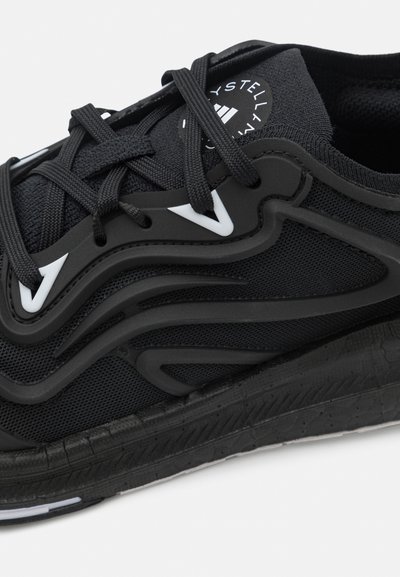 adidas by Stella McCartney ULTRABOOST SPEED - Katujuoksukengät - core black cloud white