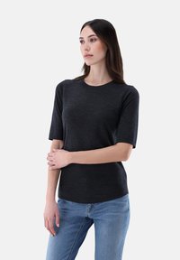 Unausgewählt, black