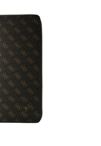 Custodia nera con zip e motivo monogramma marrone ripetuto. Presenta una toppa a forma triangolare nell'angolo in basso a destra.