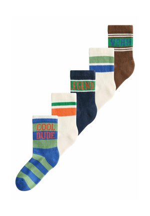 Set aus fünf farbigen Socken mit Designs und Texten: "COOL DUDE", "LEGEND" und "YEAH" in verschiedenen Farben und gestreiften Mustern.