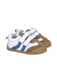 Zapatillas blancas y marrones con textura de ante, que presentan acentos azules y dos tiras de Velcro. Punta redondeada y suela de goma.