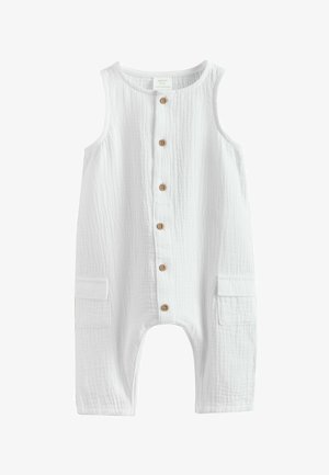 Witte mouwloze babyromper met gestructureerde stof, houten knopen aan de voorkant en twee opgestikte zakken vooraan, ontworpen voor comfort en draaggemak.