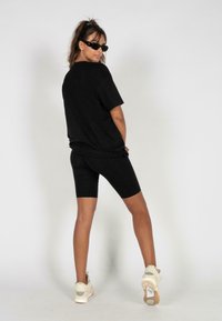 MJ Gonzales PAISLEY HEAVY OVERSIZED TEE - Triko s potiskem - black