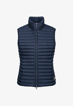 Vestă fără mâneci matlasată bleumarin cu guler înalt și fermoar frontal, având un mic logo rotund al mărcii lângă tiv.