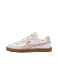 Sneaker bianchi e beige con dettagli rosa, tomaia in suede e tessuto, chiusura con lacci, suola in gomma e dettaglio del logo dorato sul lato.