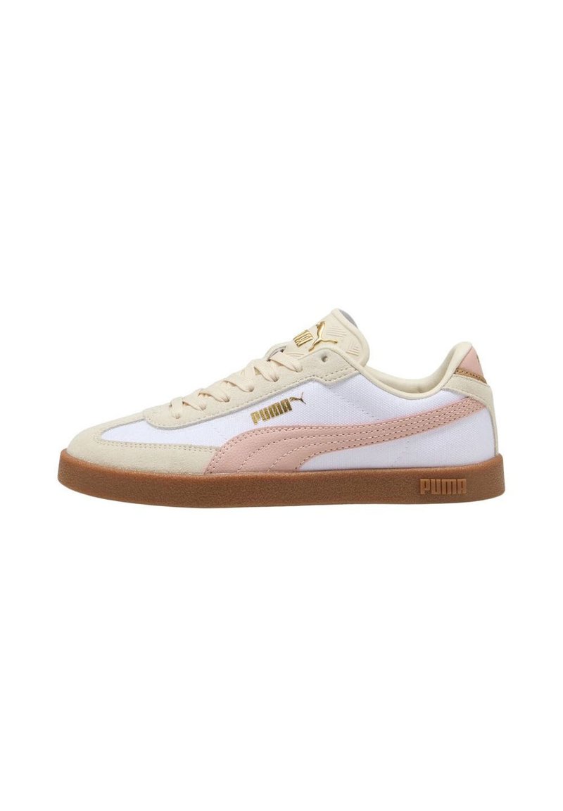 Sneaker bianchi e beige con dettagli rosa, tomaia in suede e tessuto, chiusura con lacci, suola in gomma e dettaglio del logo dorato sul lato.
