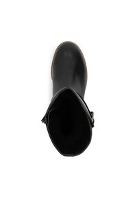 Zwarte leren enkelboot met een afgeronde neus, gladde textuur, binnenvoering en een zijgesp als accent. Beschikt over een stevige zool.