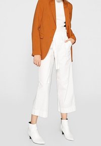 Stradivarius Blazer - ochre