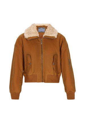 Barna bomberdzseki puha, off-white bőr colllal, elülső cipzárral, bordás mandzsettákkal és két oldalsó zsebbel. Tartalmaz egy karzsebet is.