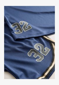Ausgewählt, navy blue