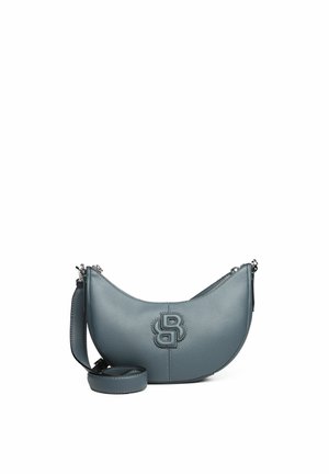 Kleine graue Lederschultertasche mit verstellbarem Riemen und einem aufgenähten Logo vorne in der Mitte.