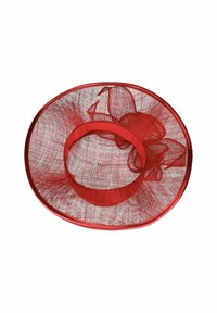 Roter, breitkrempiger Hut aus durchscheinendem Netzstoff mit strukturierter Oberfläche und einem Ripsbandrand. Inklusive dekorativen Schlaufen und Wirbeln auf der Oberseite.