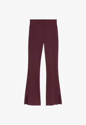 Bordeauxkleurige uitlopende broek van zacht materiaal, met zijsplitten aan de zoom en een brede tailleband. Logo-detail op de linkerheup.