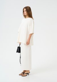 Gestuz Maxi sukně - birch