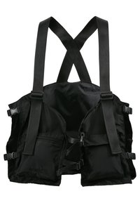 Veste utilitaire noire avec bretelles ajustables, plusieurs poches zippées et à boucle, et fermetures latérales à sangle.