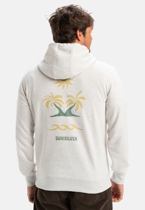 Hellgrau Hoodie mit Kordelzug, auf der Rückseite mit einem Grafikmotiv von einer Palme und einer Sonne in Grün und Gelb sowie dem Text "QUIKSILVER" darunter.