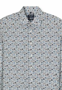 Hemd mit Knopfleiste aus weißem Stoff, verziert mit einem floralen Muster in Blau, Braun und Schwarz. Modern geschnittenes Design mit klassischem Kragen und Knöpfen.