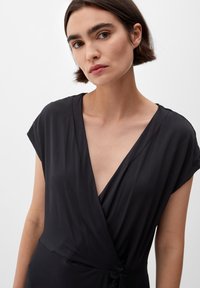 s.Oliver BLACK LABEL MIT KNOTENDETAIL - Jurk - black