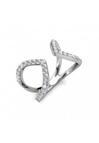 Anello d'argento con un design geometrico composto da due sezioni interconnesse, abbellito con cristalli trasparenti lungo i bordi.